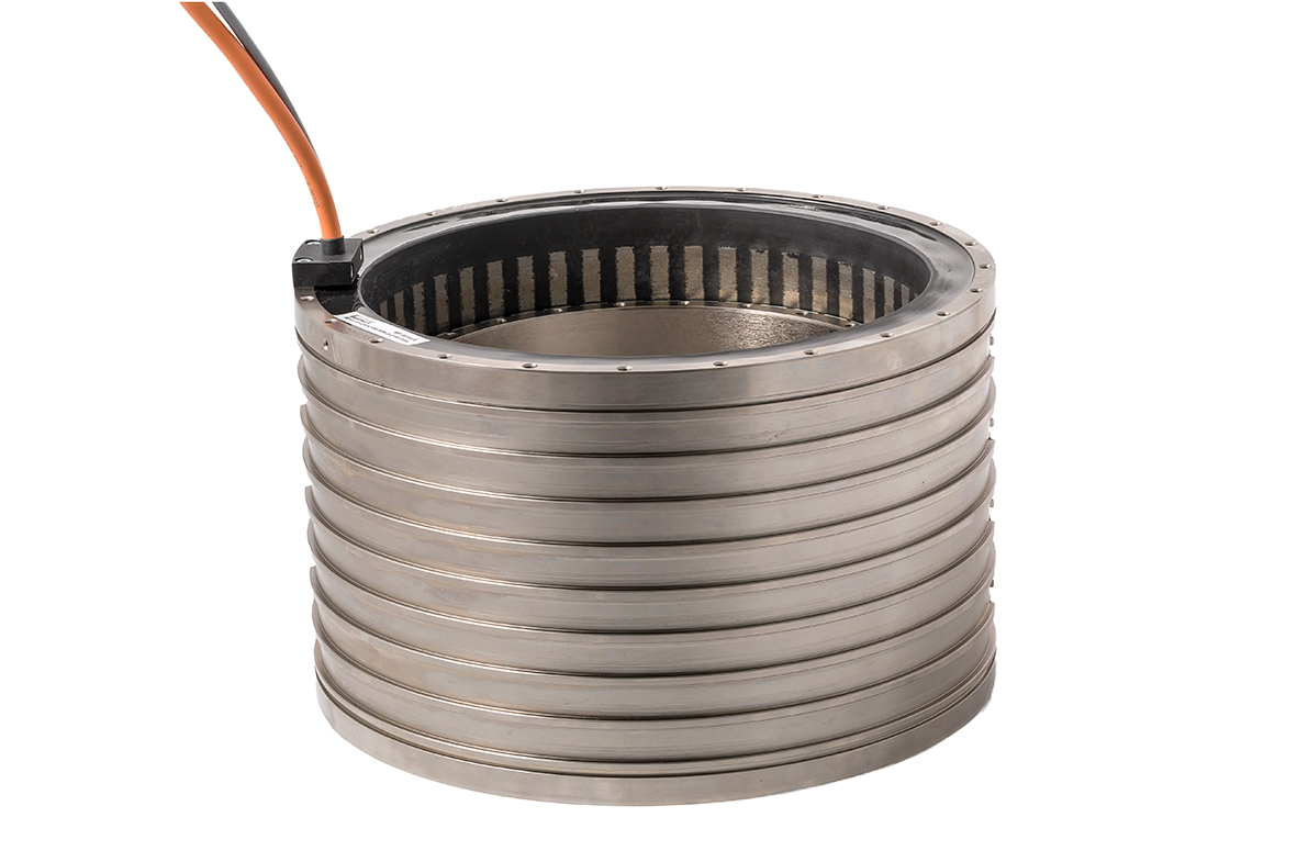 INA驅(qū)動(dòng)和機(jī)電股份兩合公司（IDAM）憑借新的RIB系列力矩電機(jī)提供散熱優(yōu)化的直接驅(qū)動(dòng)，使機(jī)床提高生產(chǎn)率并降低能源消耗。